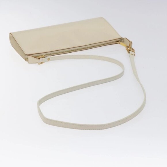 Salvatore Ferragamo Gancini Shoulder Bag Leather Ivory Gold Auth 122679 - Picture 8 of 16